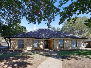 6904 Church Park Dr, Fort Worth, TX 76133