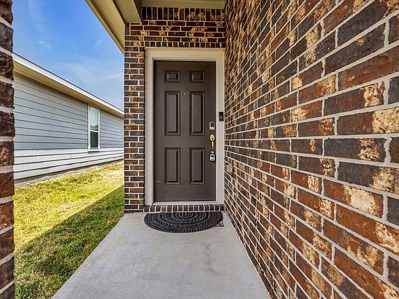 3rd image of 25715 Northpark Palm Dr