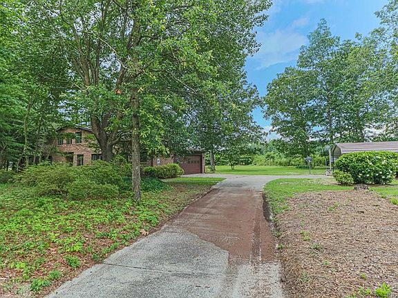 4th image of 617 Deer Acres Dr