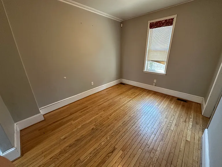 2205 Madison Sq — Photo 6