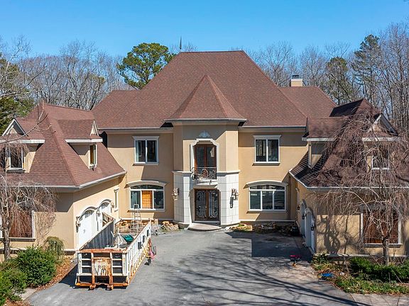2nd image of 253 Aschwind Ct