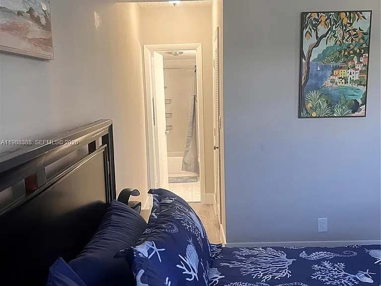 400 N Riverside Dr #214 — Photo 15