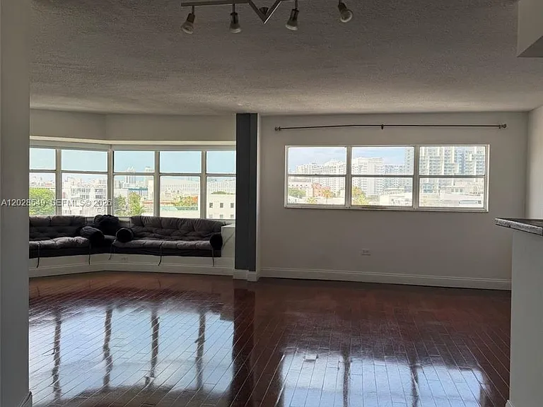 1881 Washington Ave #7C — Photo 2