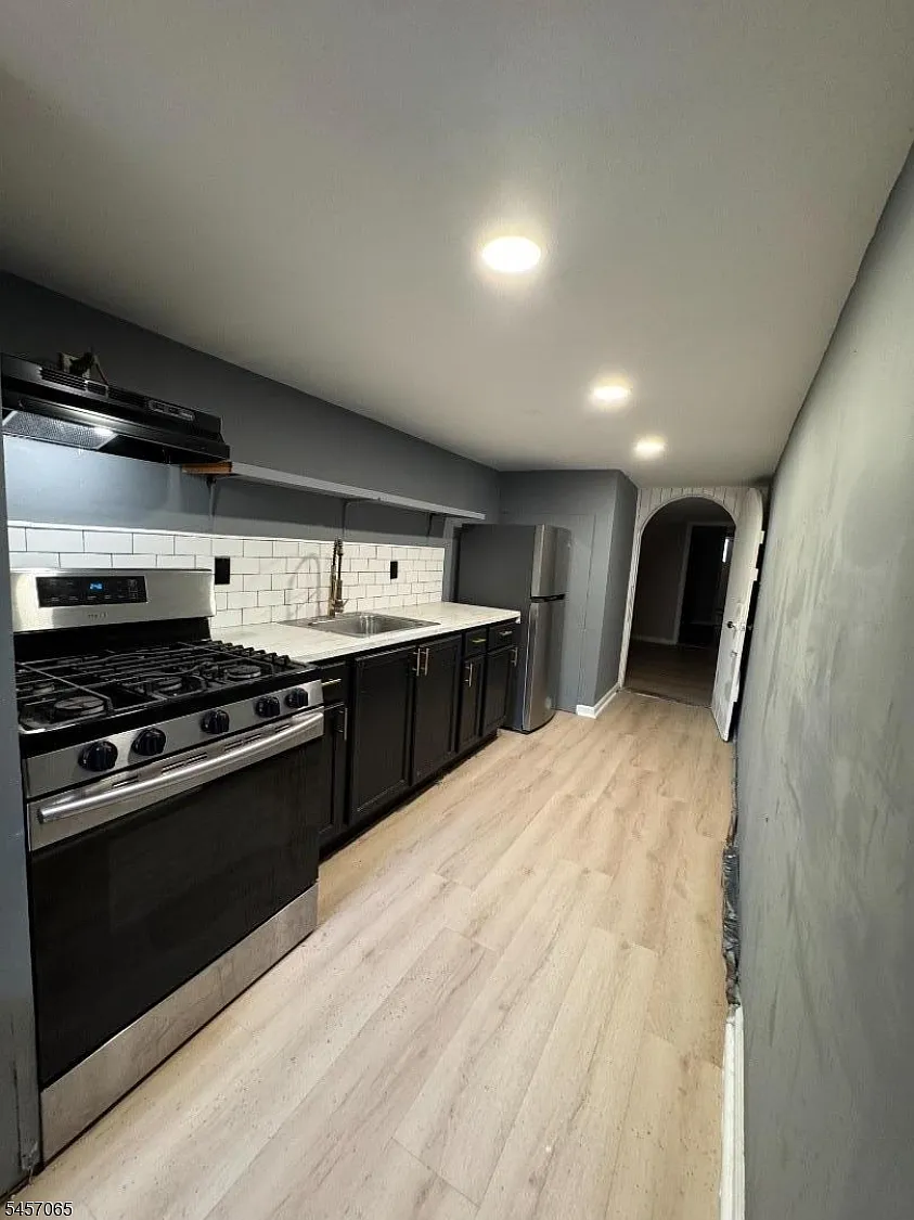 1 bed, 1.0 bath, $850 — Photo 1