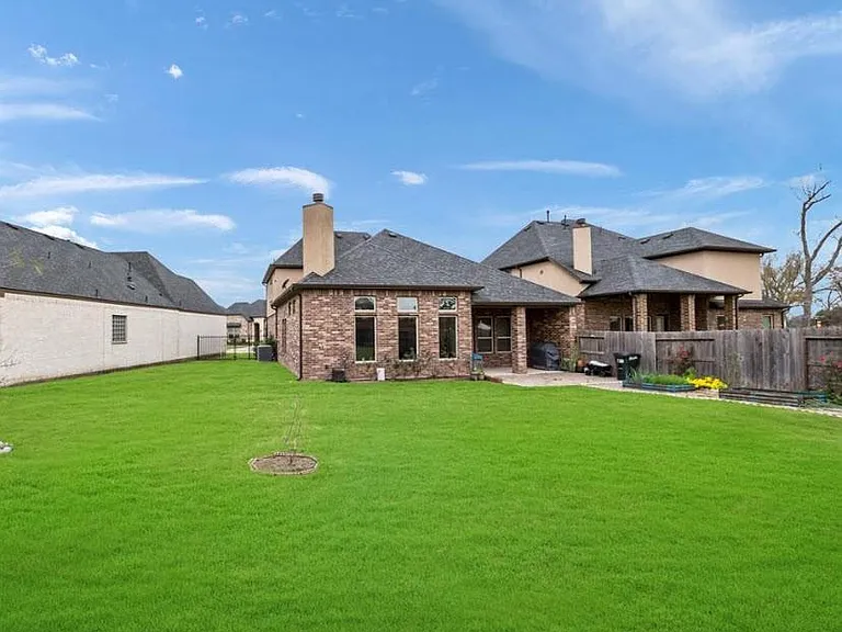 5231 Pickford Grv — Photo 27