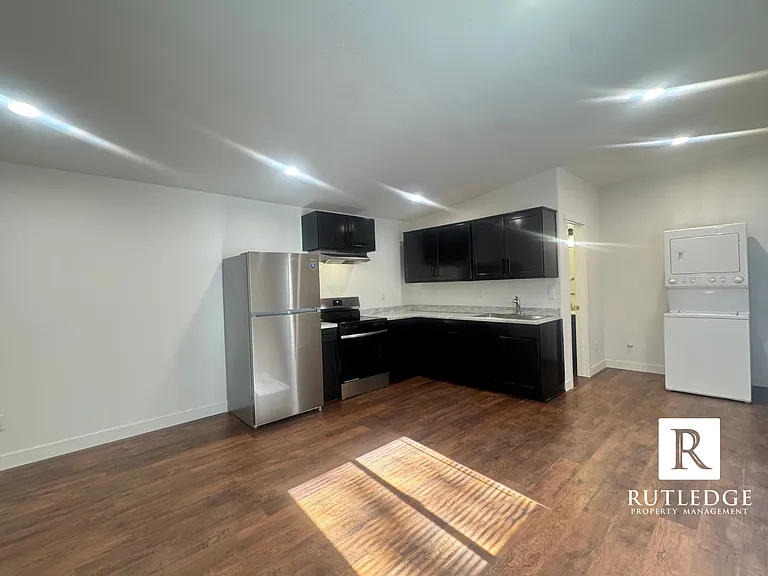 747 Dakota Ave — Photo 5