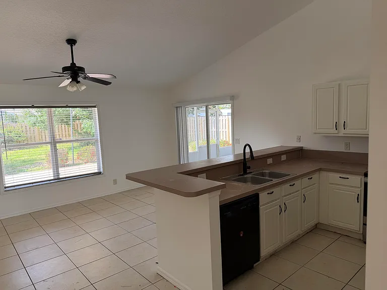 1874 SW Capehart Ave — Photo 12