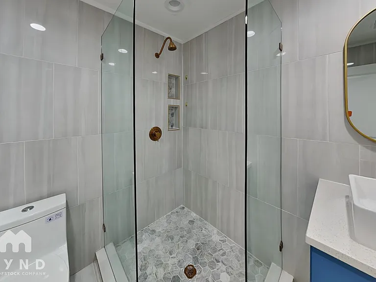 2718 Lawrence St — Photo 9