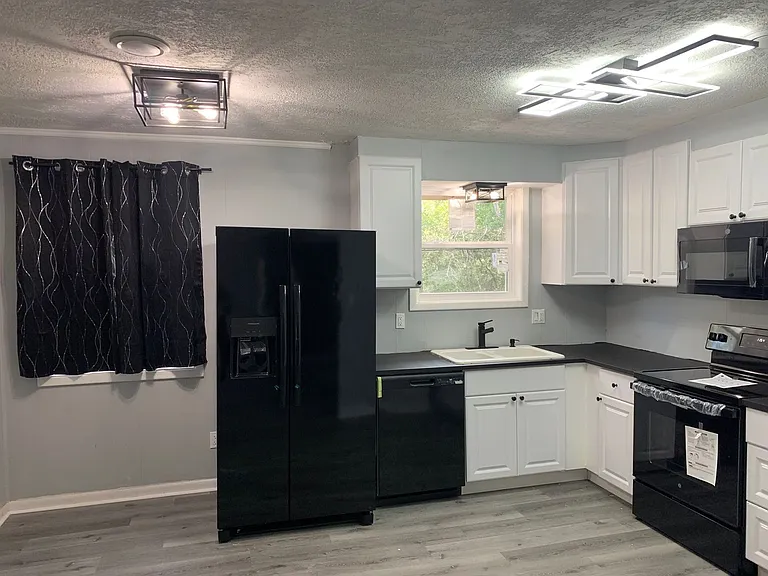 138 Hickory Dr — Photo 7