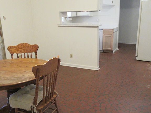 4th image of 8567 Southaven Cir W