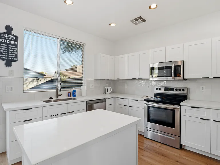 220 W Beechnut Pl — Photo 16