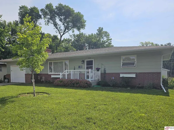 1720 N 17th St, Beatrice, NE 68310