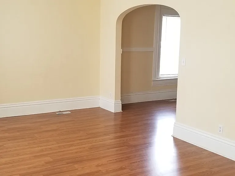 104 Main St S #2 — Photo 4