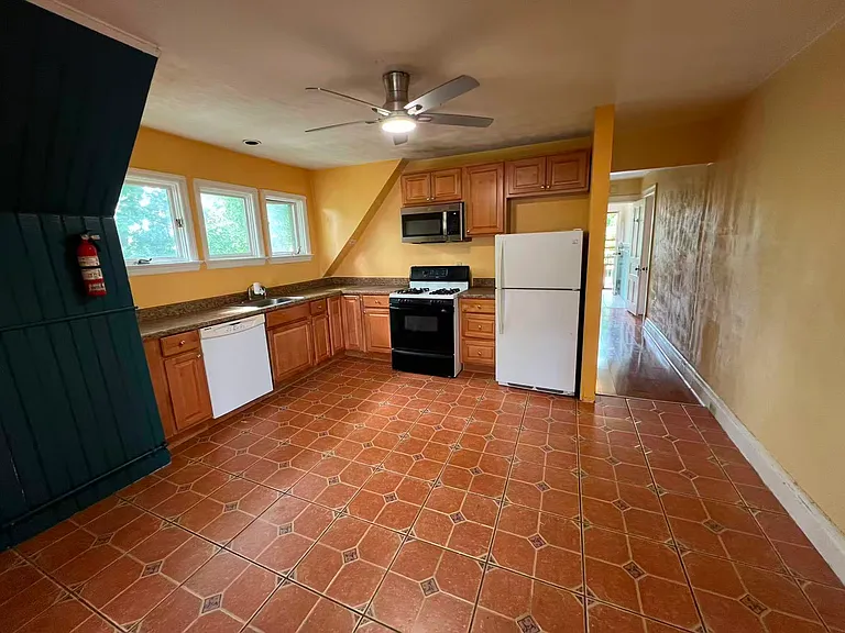 7609 Tuscarora St #3 — Photo 2