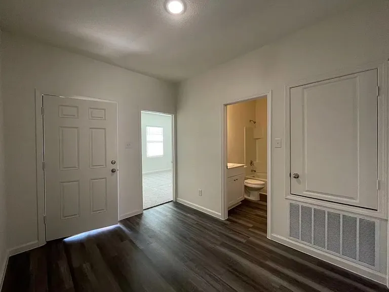 716 Wellington Dr — Photo 21