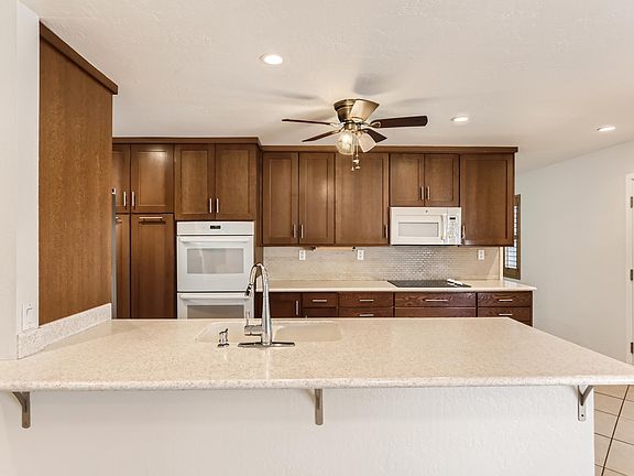 5th image of 6053 N 22nd Ave