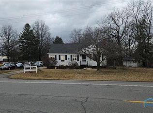 1016 Elmore Rd, Pemberville, OH 43450