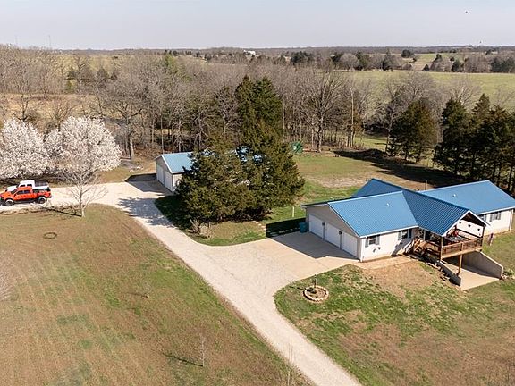 3rd image of 105 Rohrer Rd