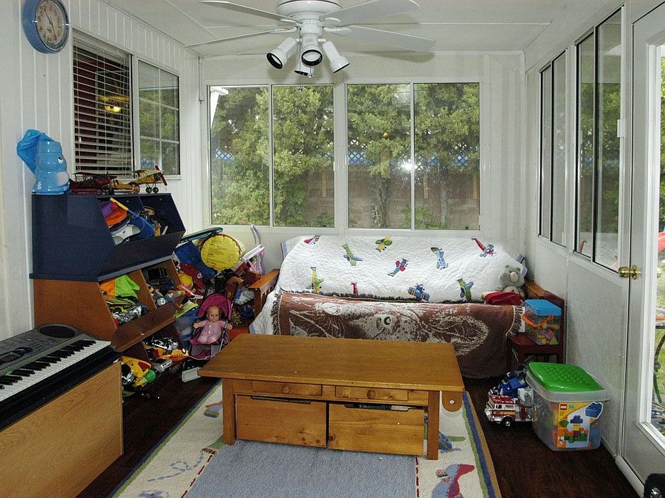 1st image of 20115 Archwood St