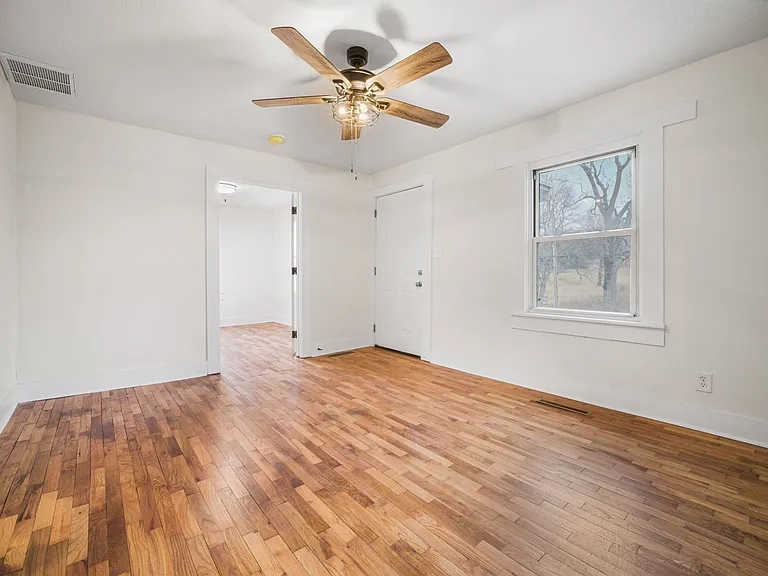 1003 Ross Rd — Photo 32