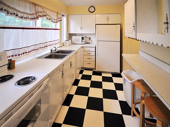 4th image of 4278 Chateau De Ville Dr APT G