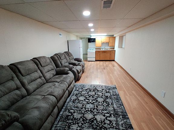 4th image of 5512 N Mont Clare Ave #G
