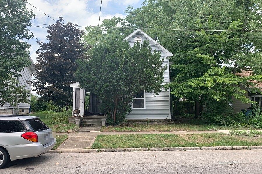 1st image of 207 Ada Ave