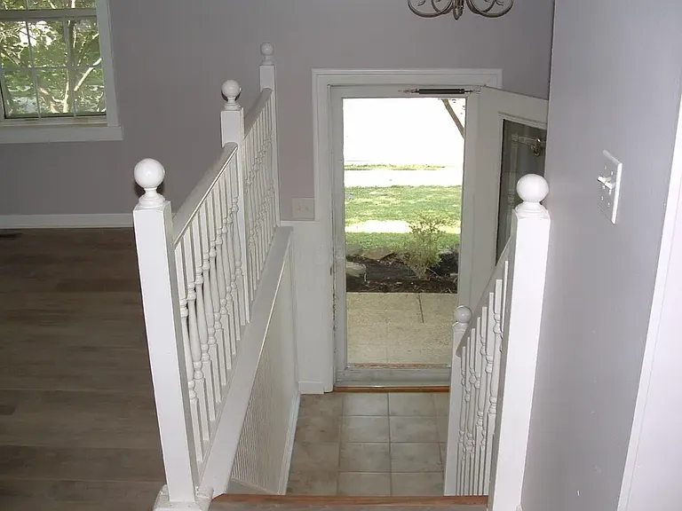 38 Westview Dr — Photo 5