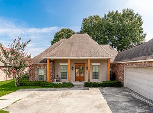 22452 Fairway View Dr, Zachary, LA 70791