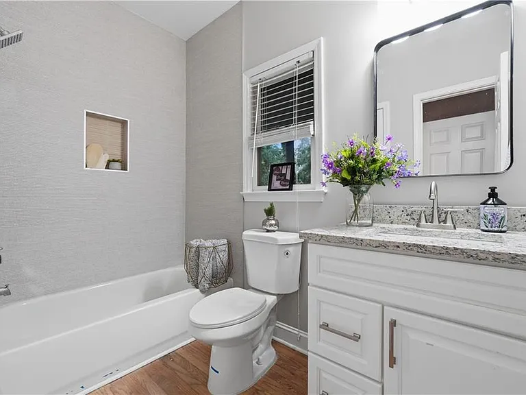 682 Montglade Ct — Photo 38