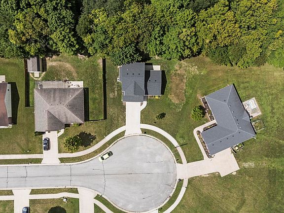 5th image of 204 Glory Ave