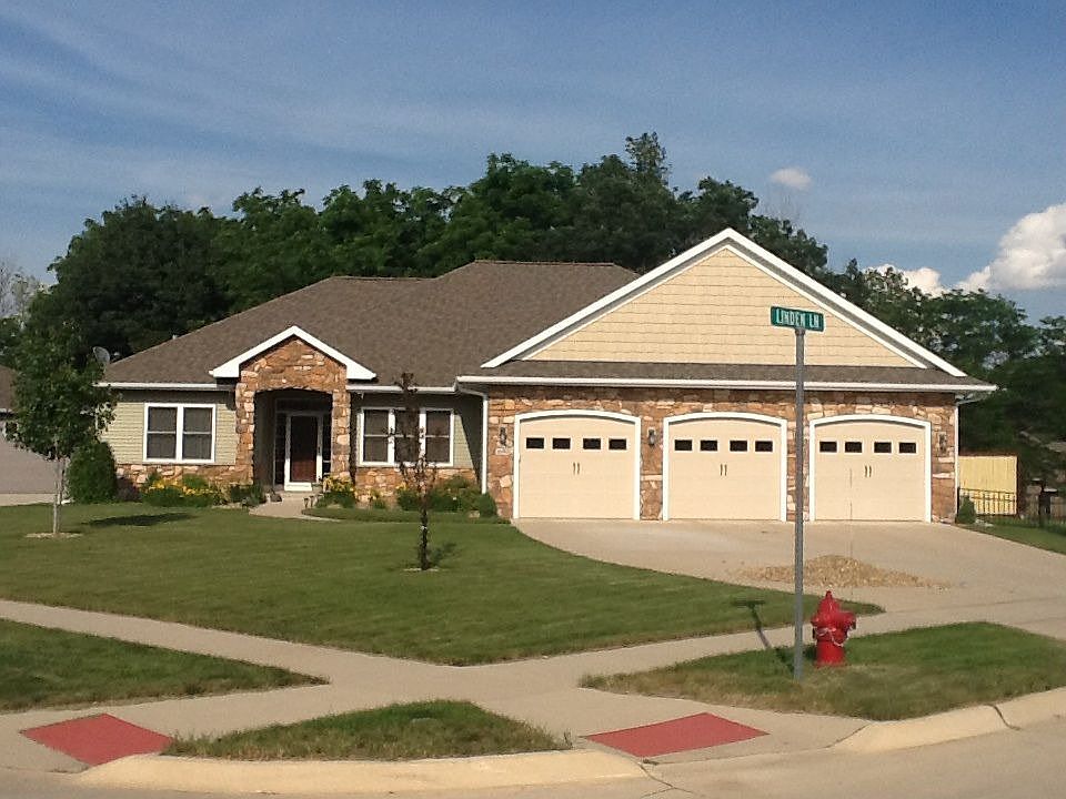 1st image of 1680 Linden Ln