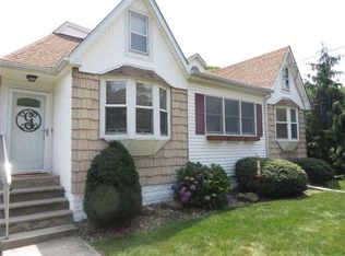 1690 Holly Rd, North Brunswick, NJ 08902