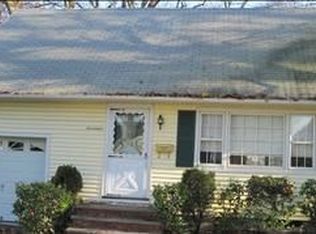 17 Colonial Rd, Midland Park, NJ 07432