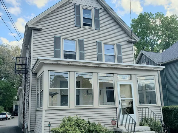 11 Taylor St, Nashua, NH 03060