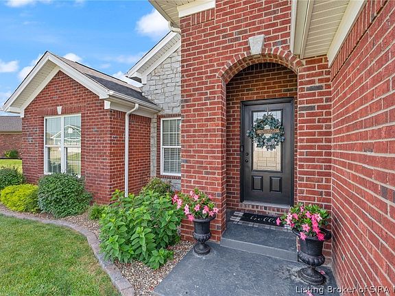 3rd image of 5618 Covington Drive