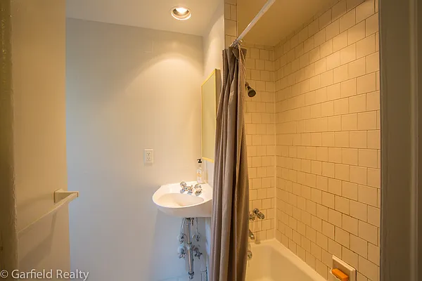 Sold by Garfield Realty  | media 14