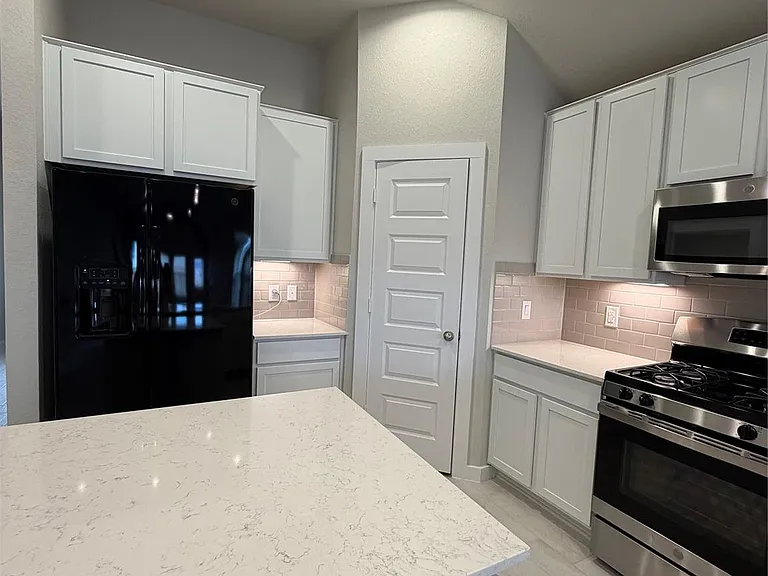2911 Solitude Pine Ln — Photo 3
