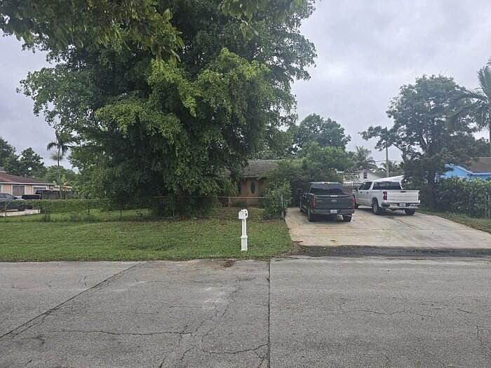 1st image of 4758 CLINTON Boulevard