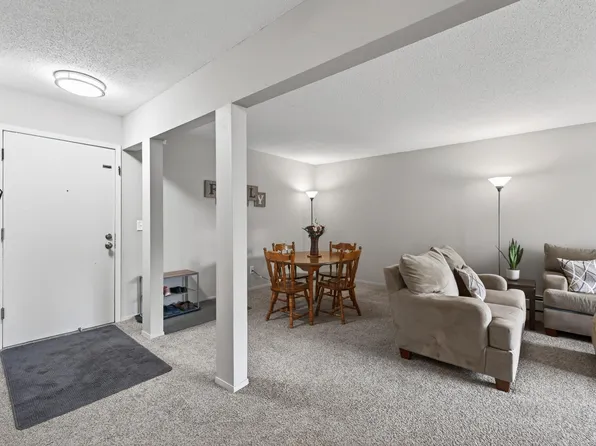 10840 Rockford Rd APT 308, Plymouth, MN 55442