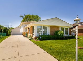 9442 Ozanam Ave, Morton Grove, IL 60053