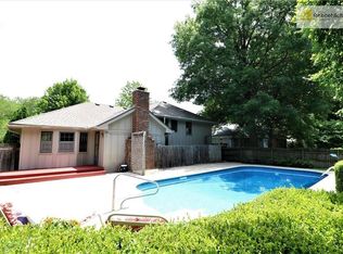 1226 Dunwich Dr, Liberty, MO 64068