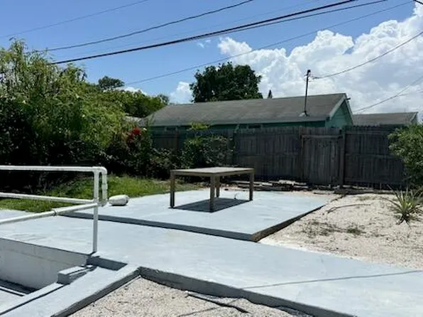 913 N B St, Lake Worth, FL 33460