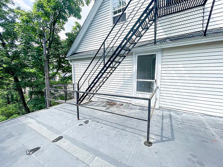 705 E Seneca St — Photo 19
