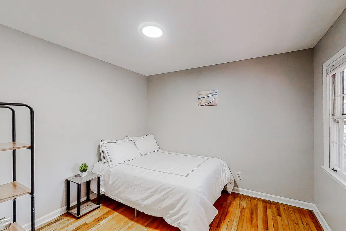 Building Photo - Castile Dr