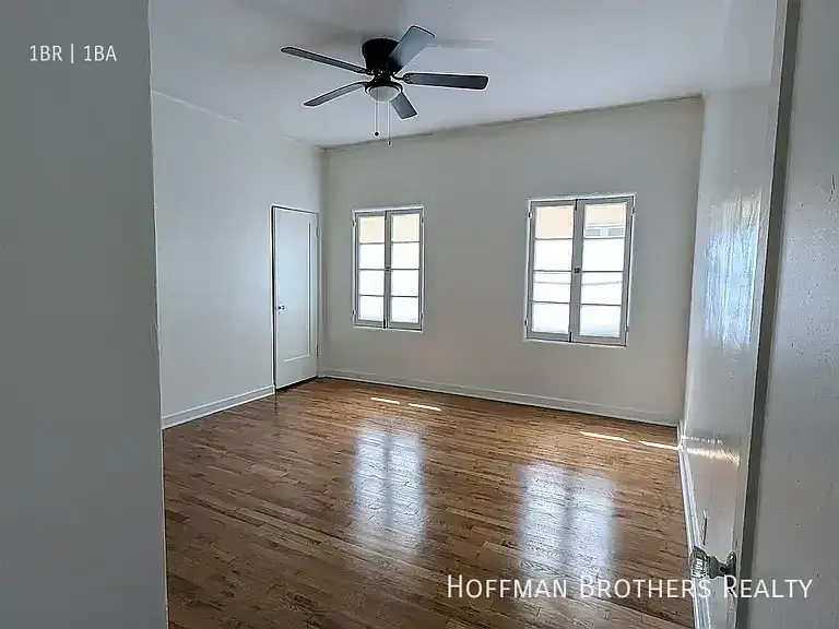 1177 N Ardmore Ave #1 — Photo 5