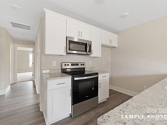 4th image of 1018 Baker Blvd