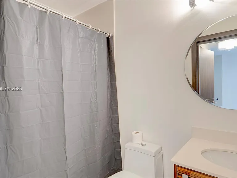 2020 N Bayshore Dr #1905 — Photo 34