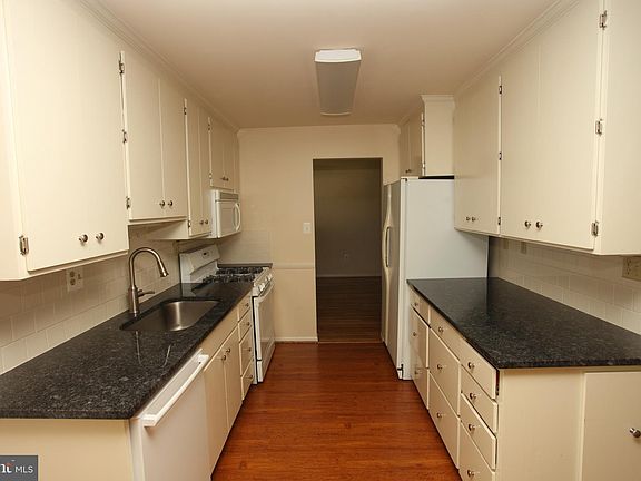 5th image of 4513 Dabney Dr