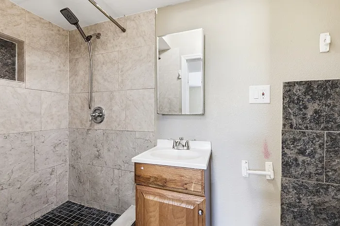 1107 Jamela Dr — Photo 6